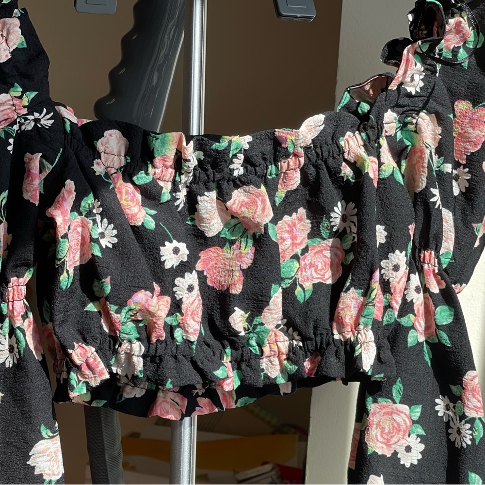 H&M small crop top